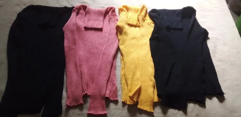 Blusas Gola Alta de lã e manga comprida, seminovas.  - Foto 2