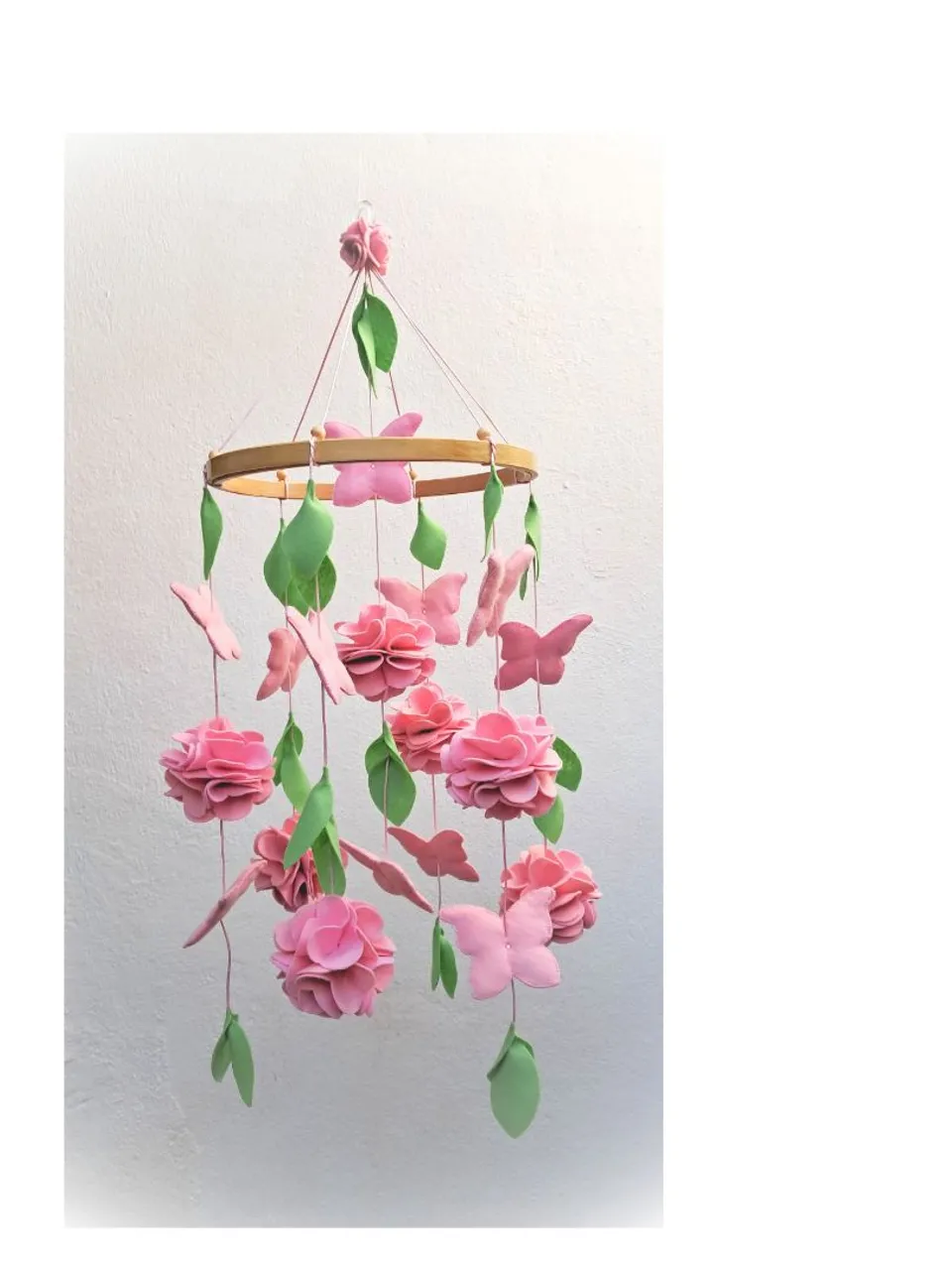 Mobile Artesanal para Berço - Flores e Borboletas