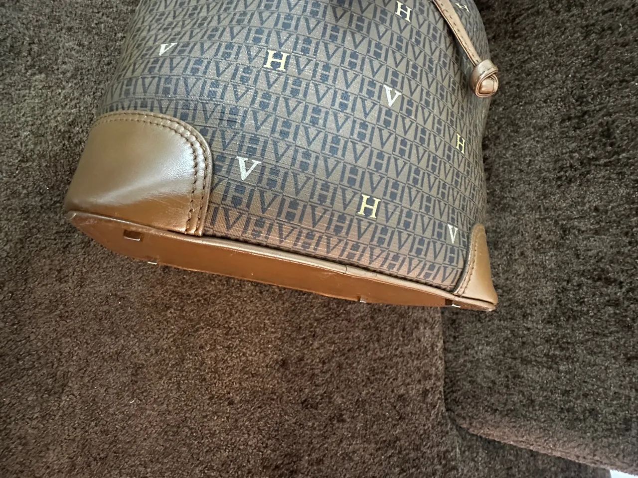 Bolsa Victor Hugo - Modelo Saco em couro  - Foto 5