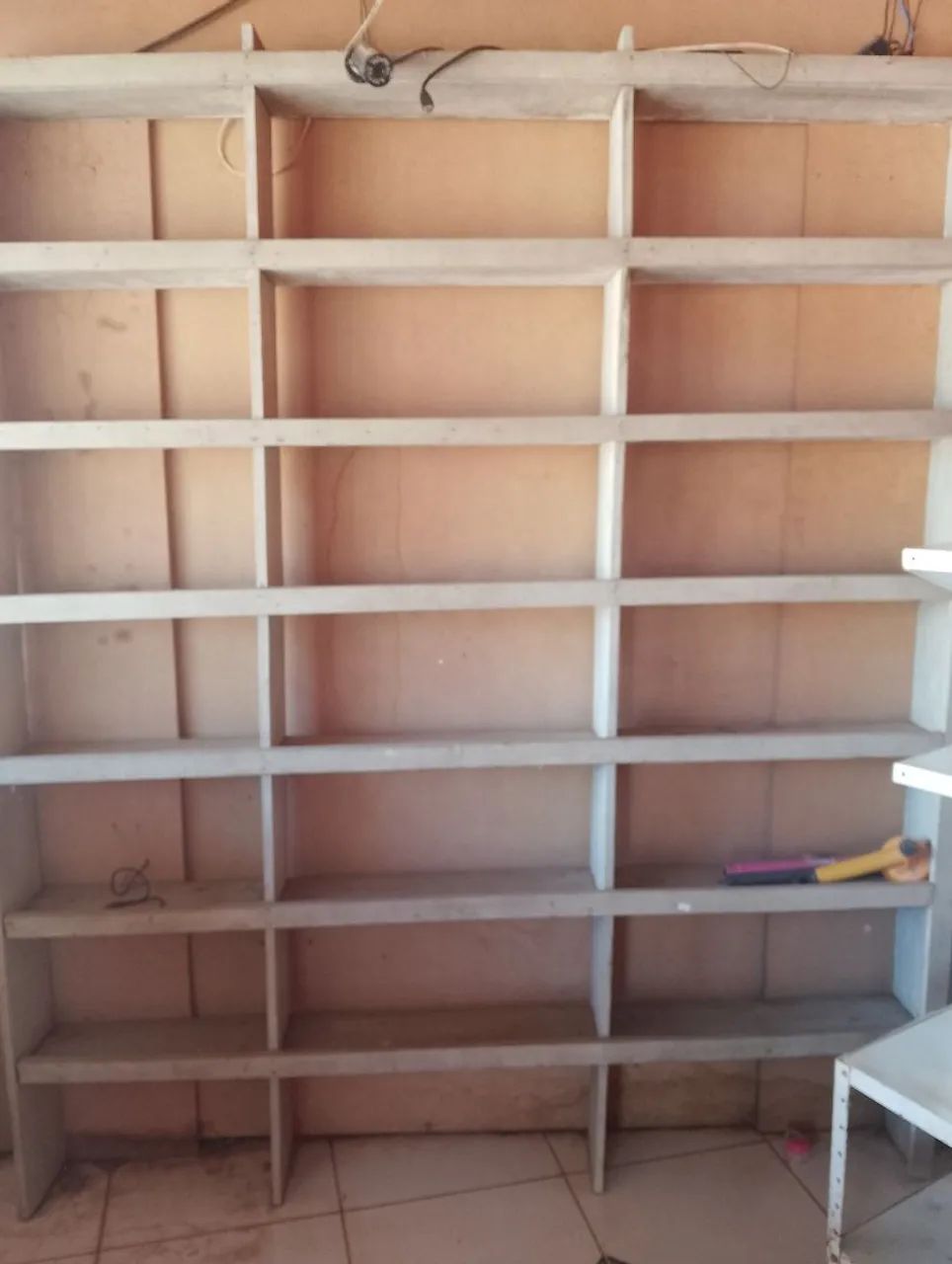 Prateleira em madeira 64842837140481120