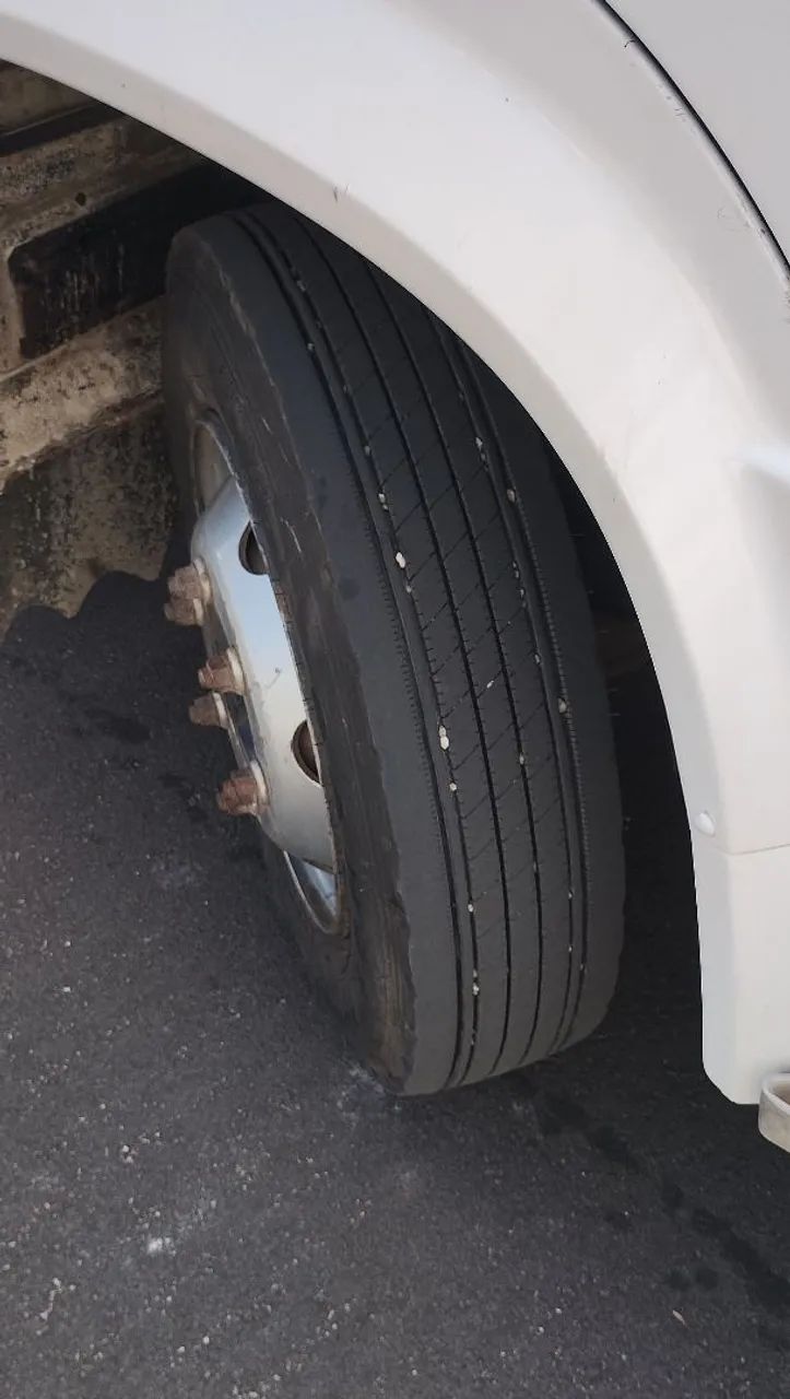 Caminhão VW 8150 baú  - Foto 5