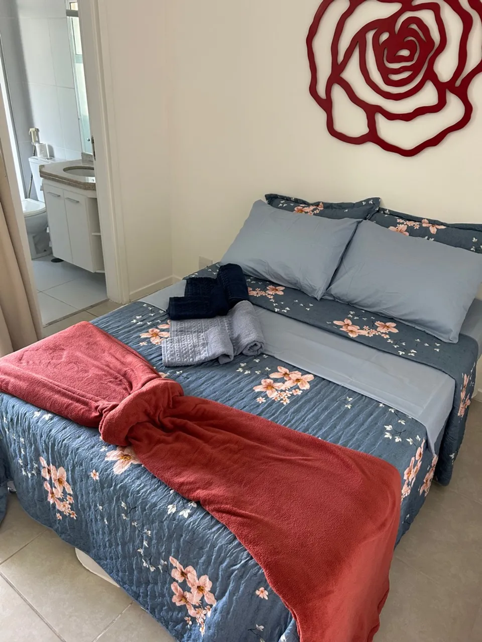 Apto quarto e sala com varanda