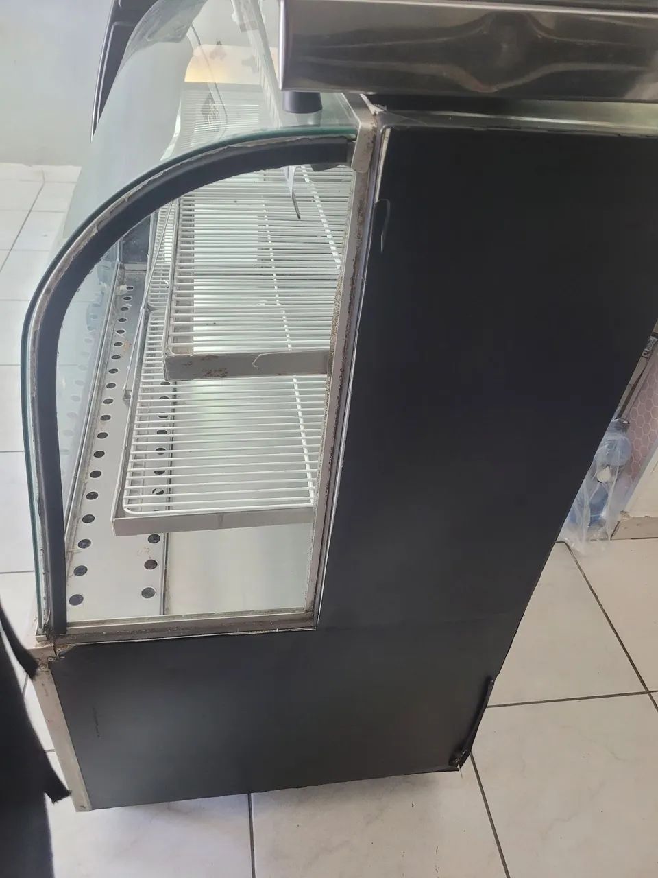 Vitrine refrigerada 220v (Valor negociável) - Foto 3