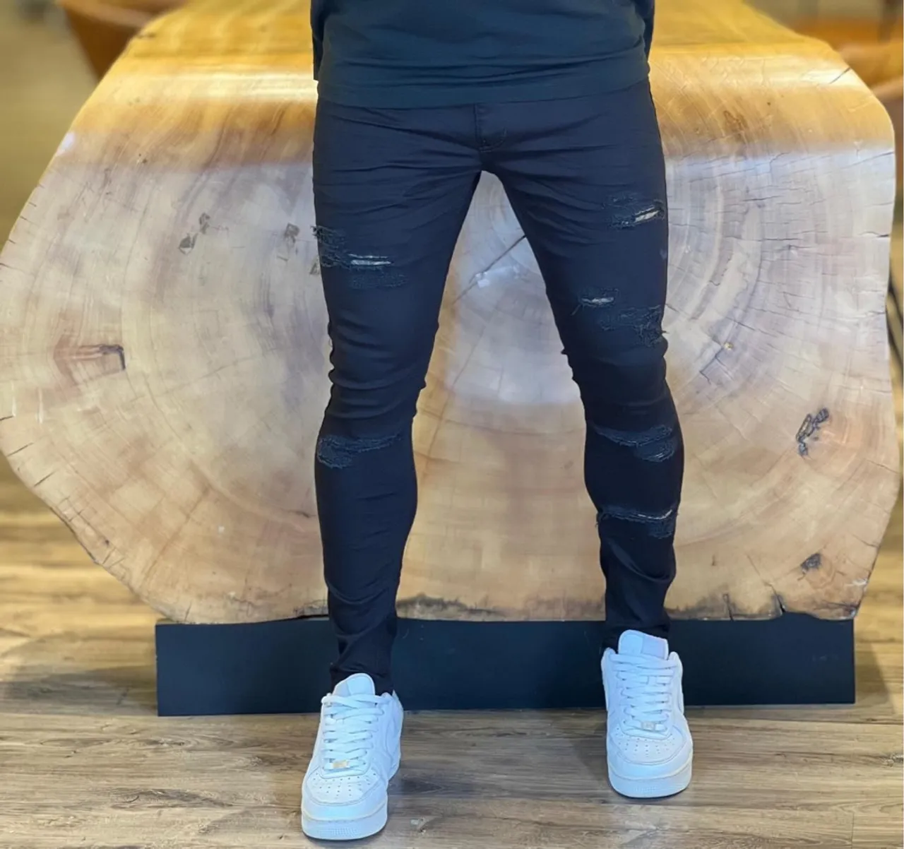 Calça Jeans Masculina rasgada preta