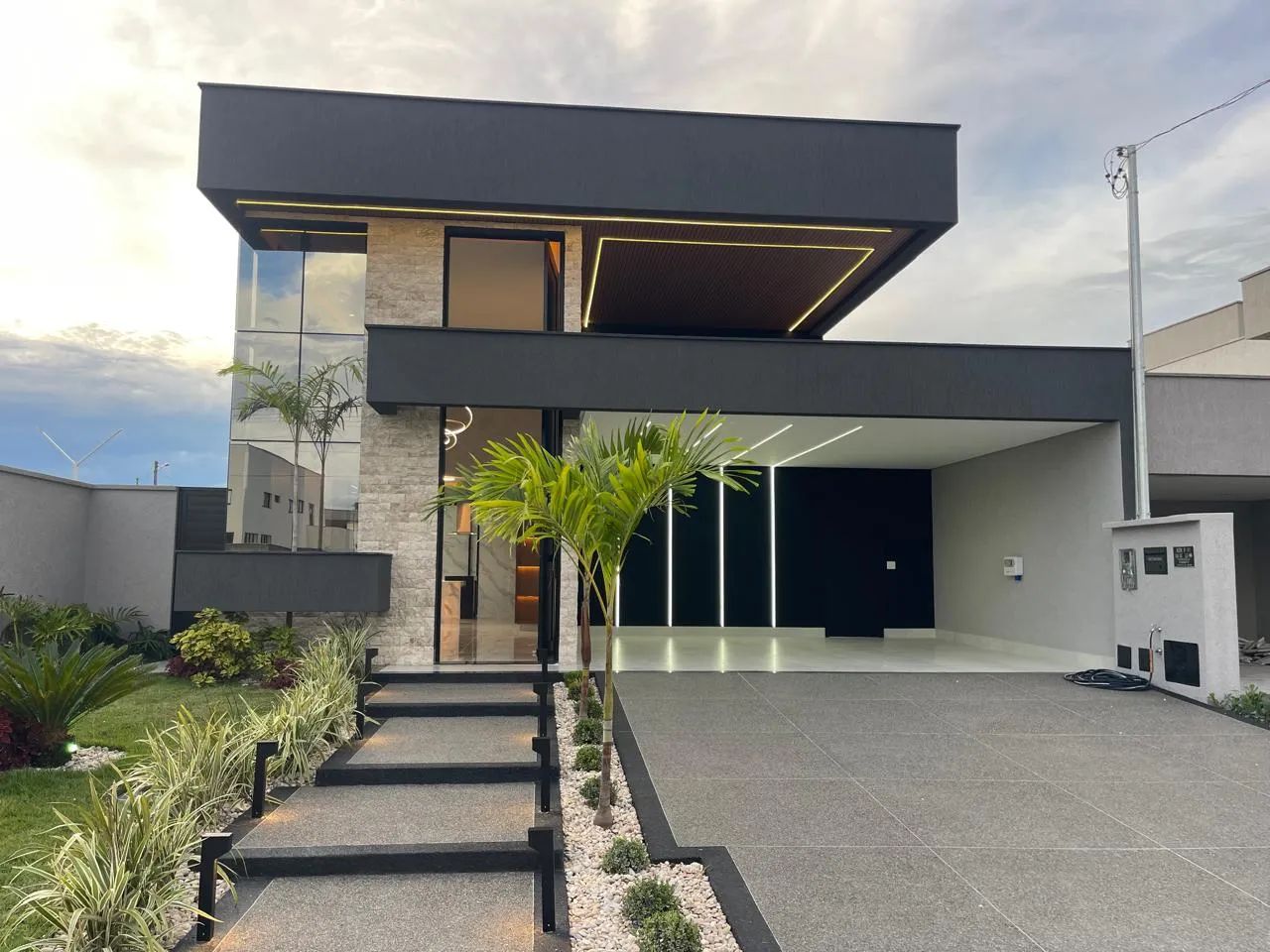 Casa Térrea de luxo em condomínio fechado.