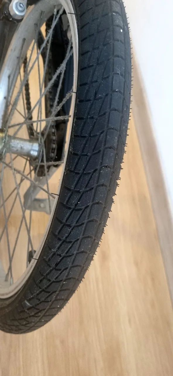 Bicicleta Infantil Btween Racing Boy Aro 20 Muito Nova! - Foto 3