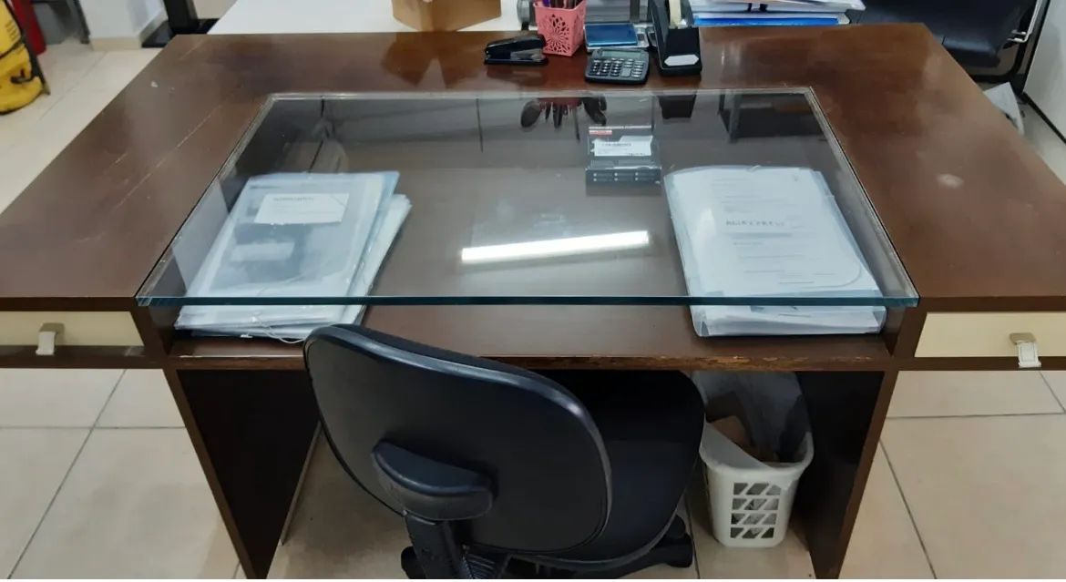 Mesa de madeira64717215430914120