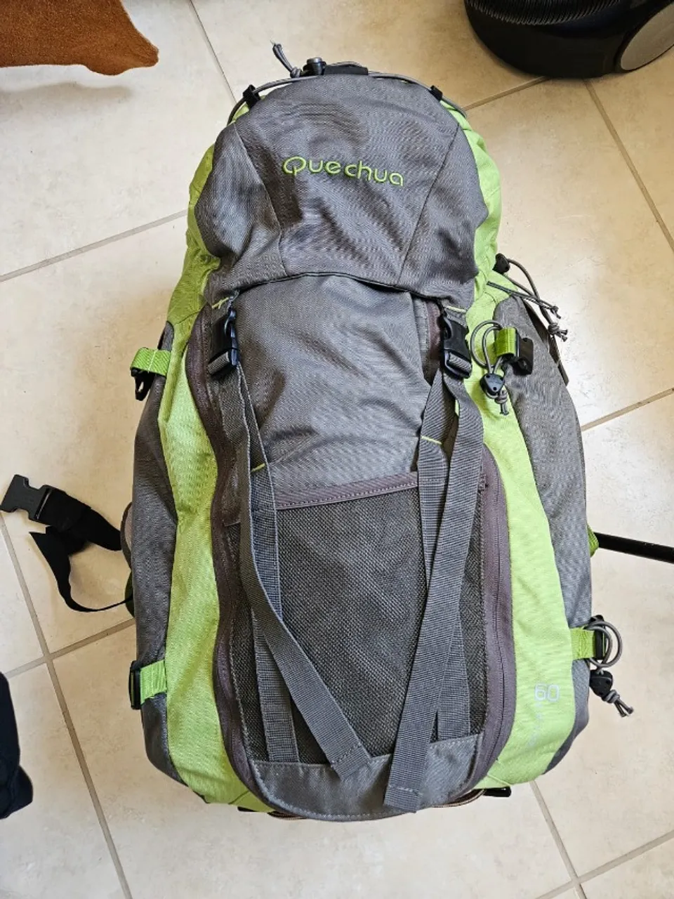 Mochila cargueira Quechua 60L