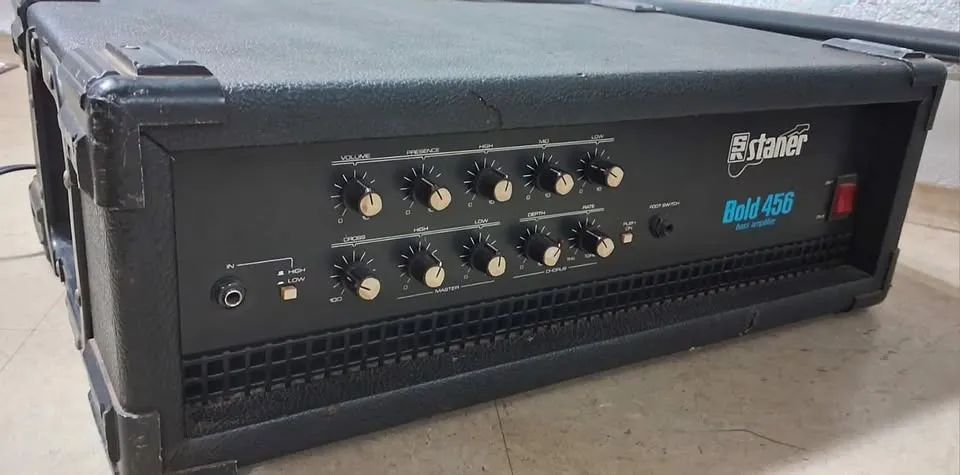 Amplificador cabeçote Staner Bold 456 - 120W p/ Contrabaixo - Promoção - Foto 2