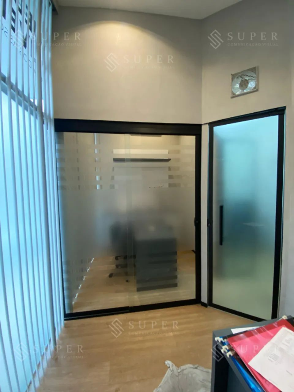 Adesivo jateado para escritório e empresas no geral - Foto 3