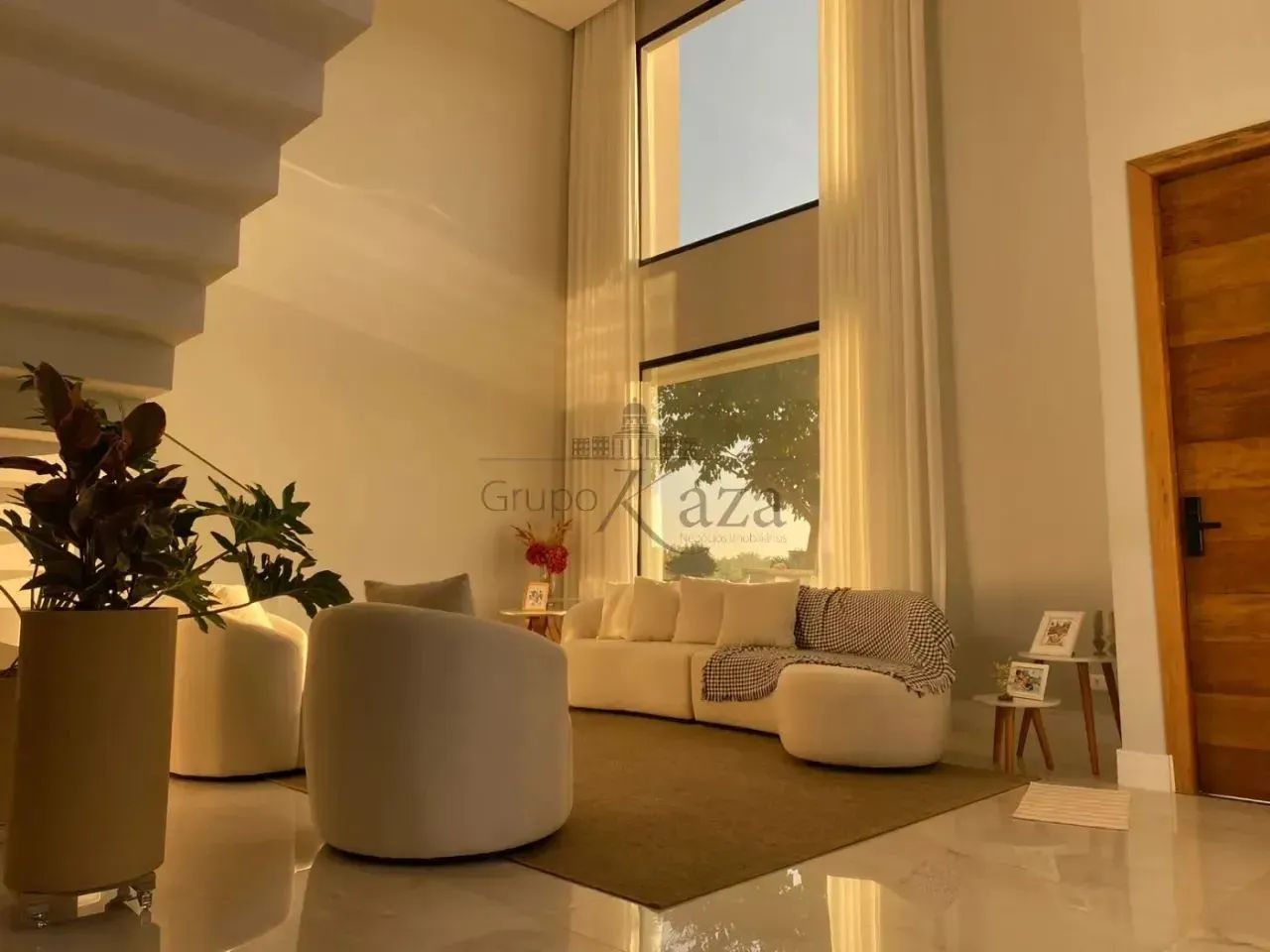 Imóvel para aluguel com 411 metros quadrados com 3 quartos em Urbanova - São José dos Camp