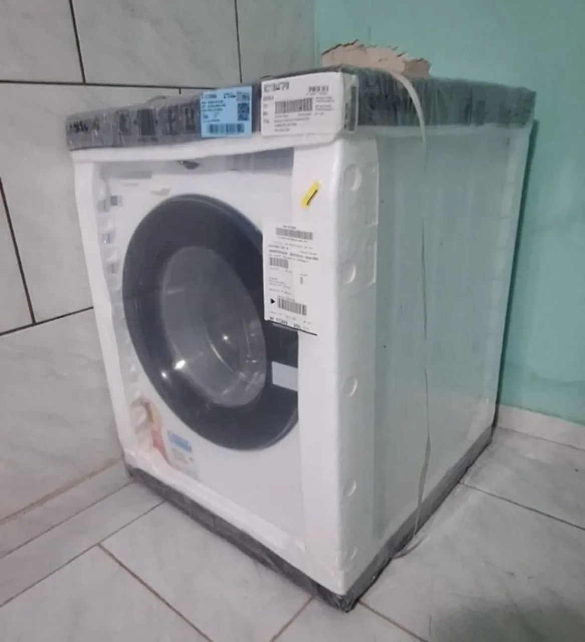 Vende-se lava e seca samsung WD11M, produto nunca usado, ainda na embalagem. 