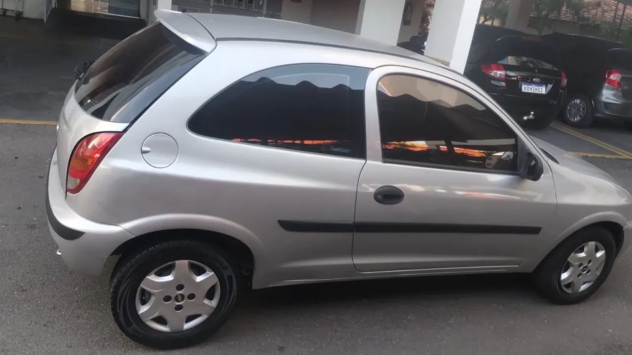 Celta 1.0 super Completo (menos Direção hidráulica )