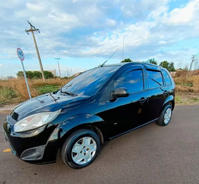 Forde Fiesta Hatch 1.0 preto super conservado  - Foto 2