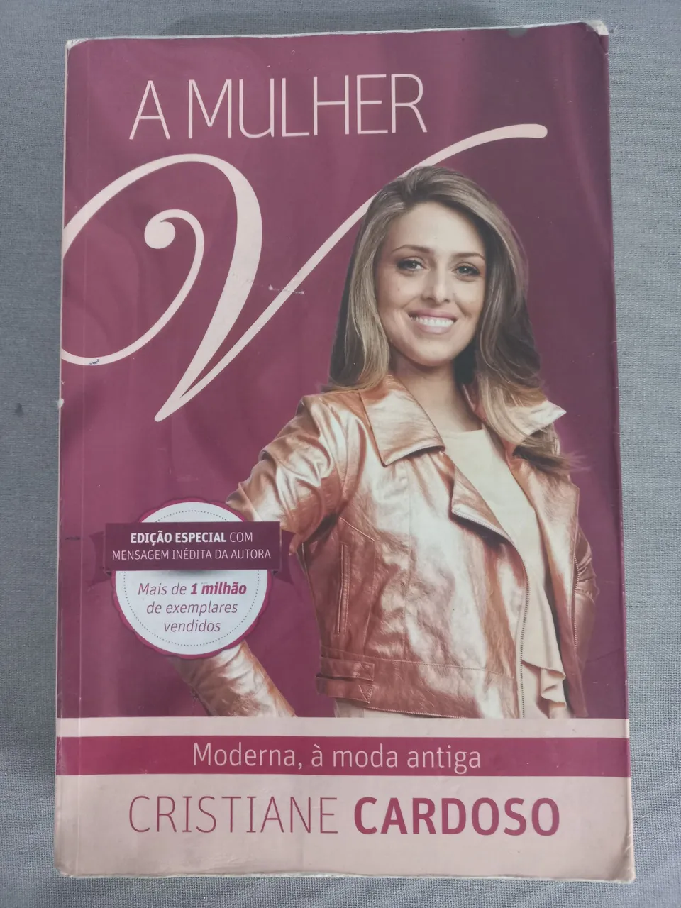 Livro A Mulher - Cristiane Cardoso