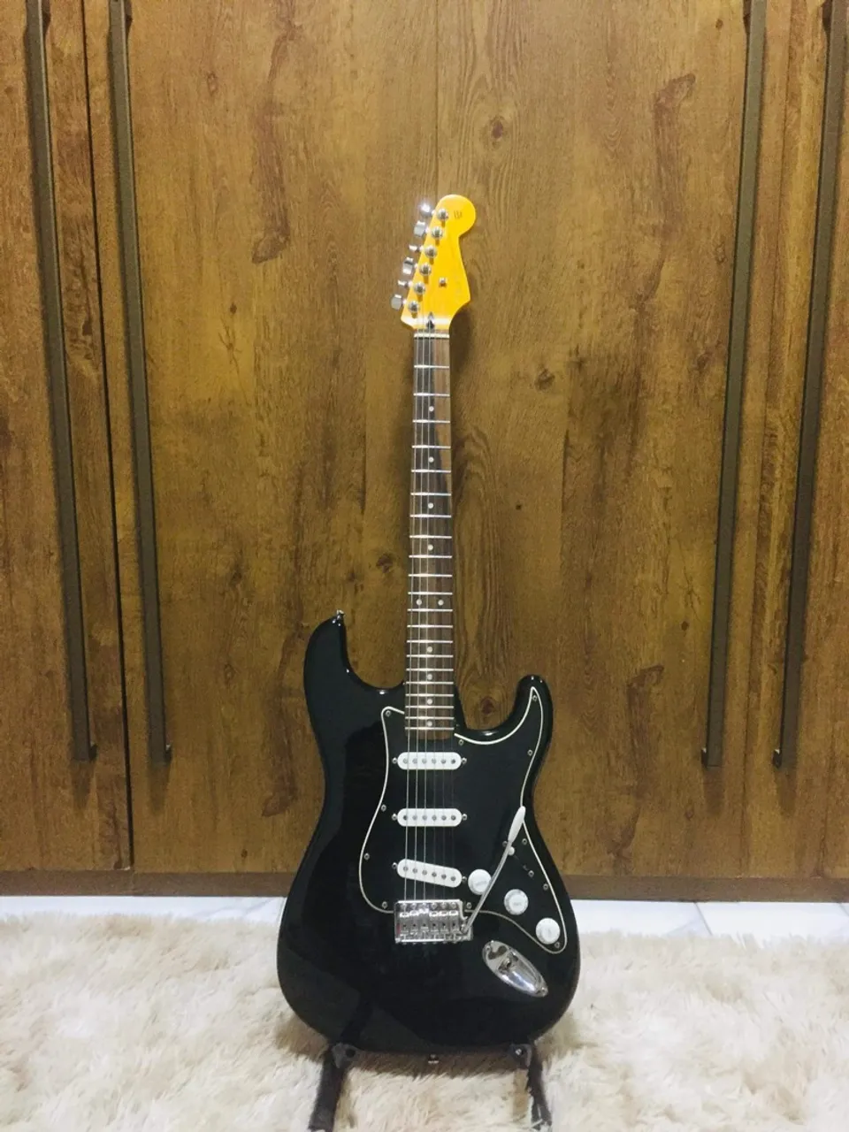 Fender Stratocaster Montada (Allparts).