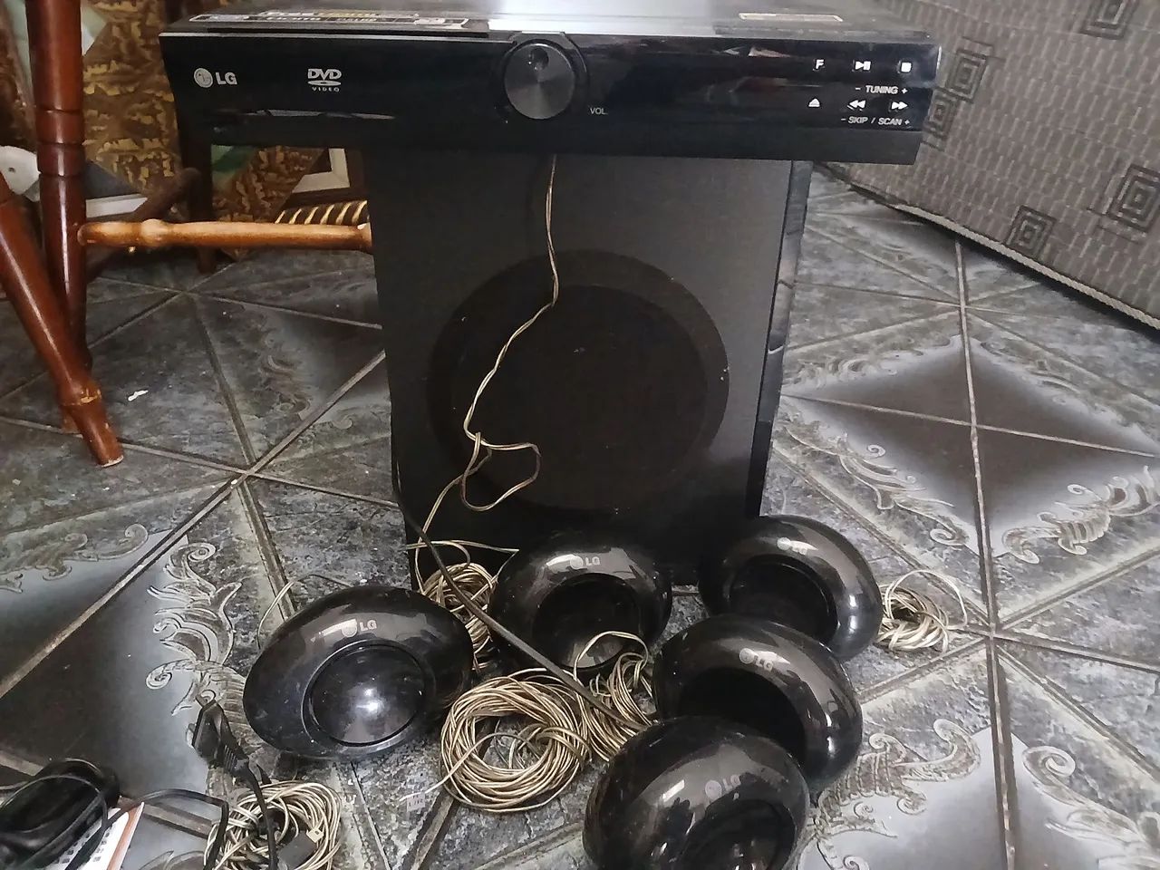Home Theater LG com DVD Player e 5.1 Canais