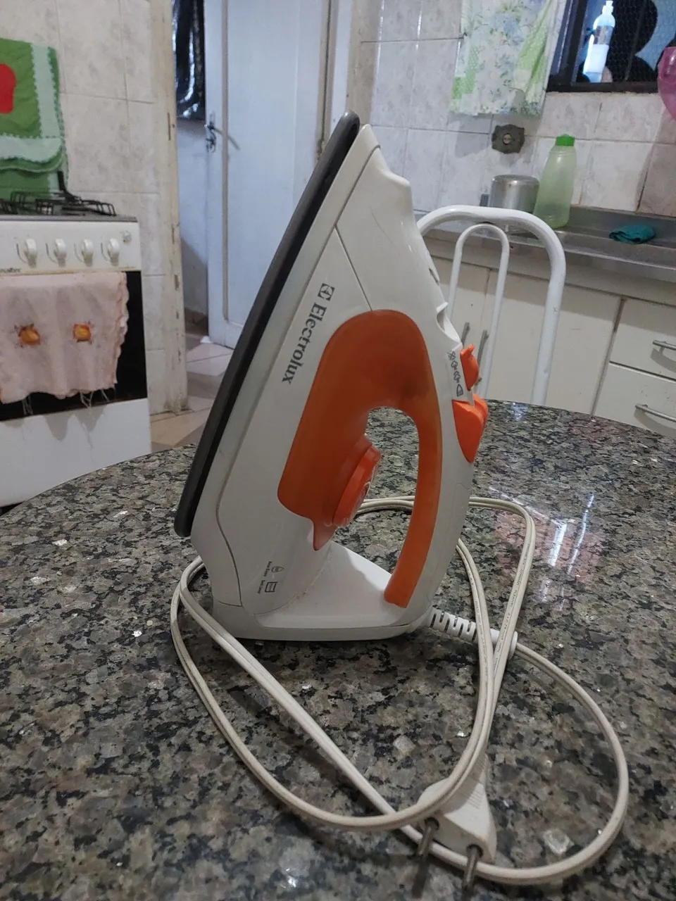 Ferro de Passar Electrolux SIE20 - 127V