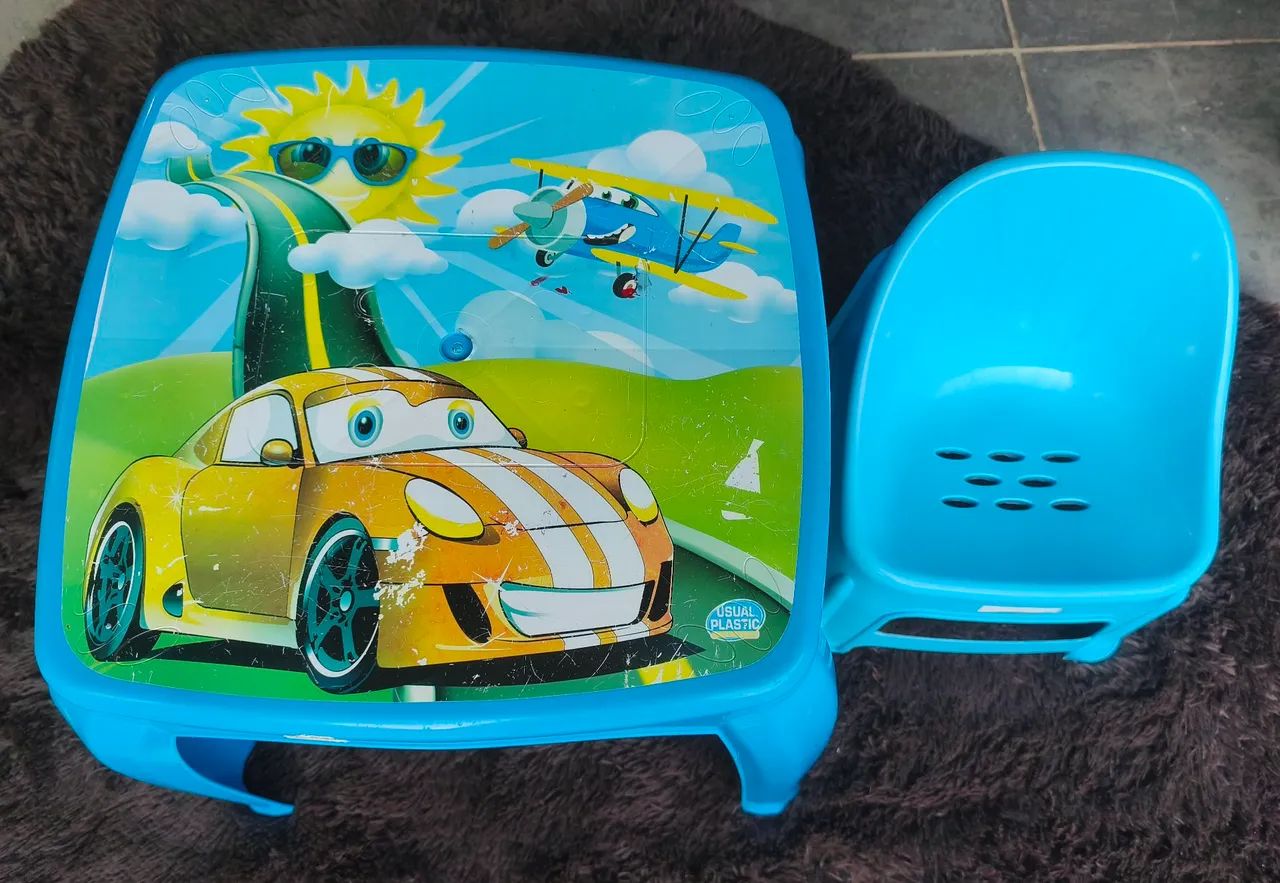 Mesa mesinha infantil com 1 cadeira