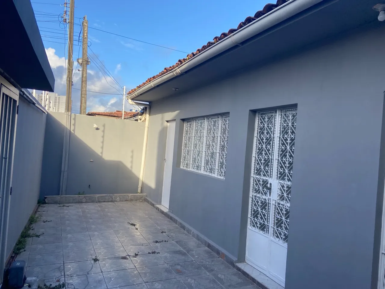 Alugo Excelente Casa