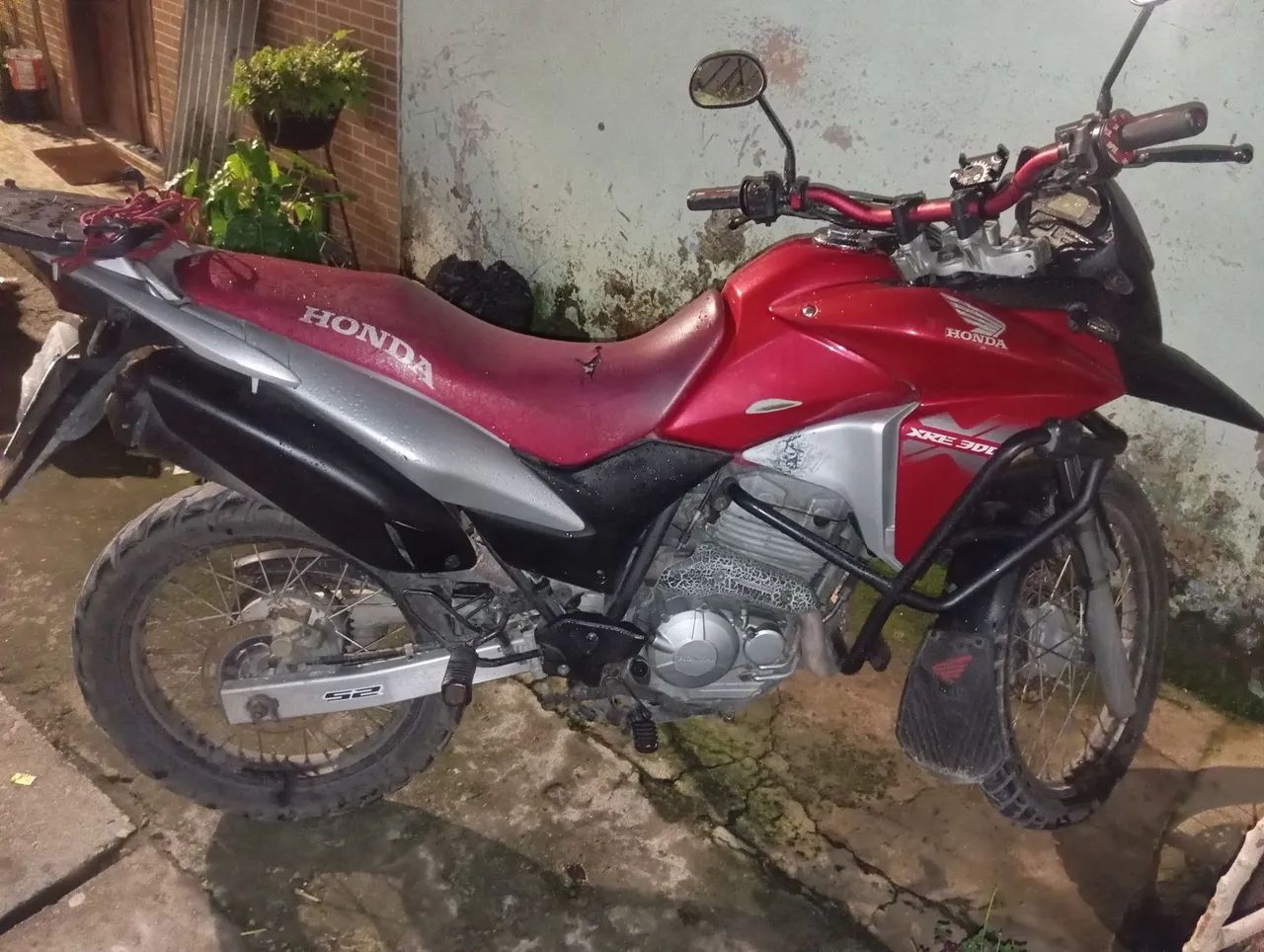 XRE 300 ano 2014 