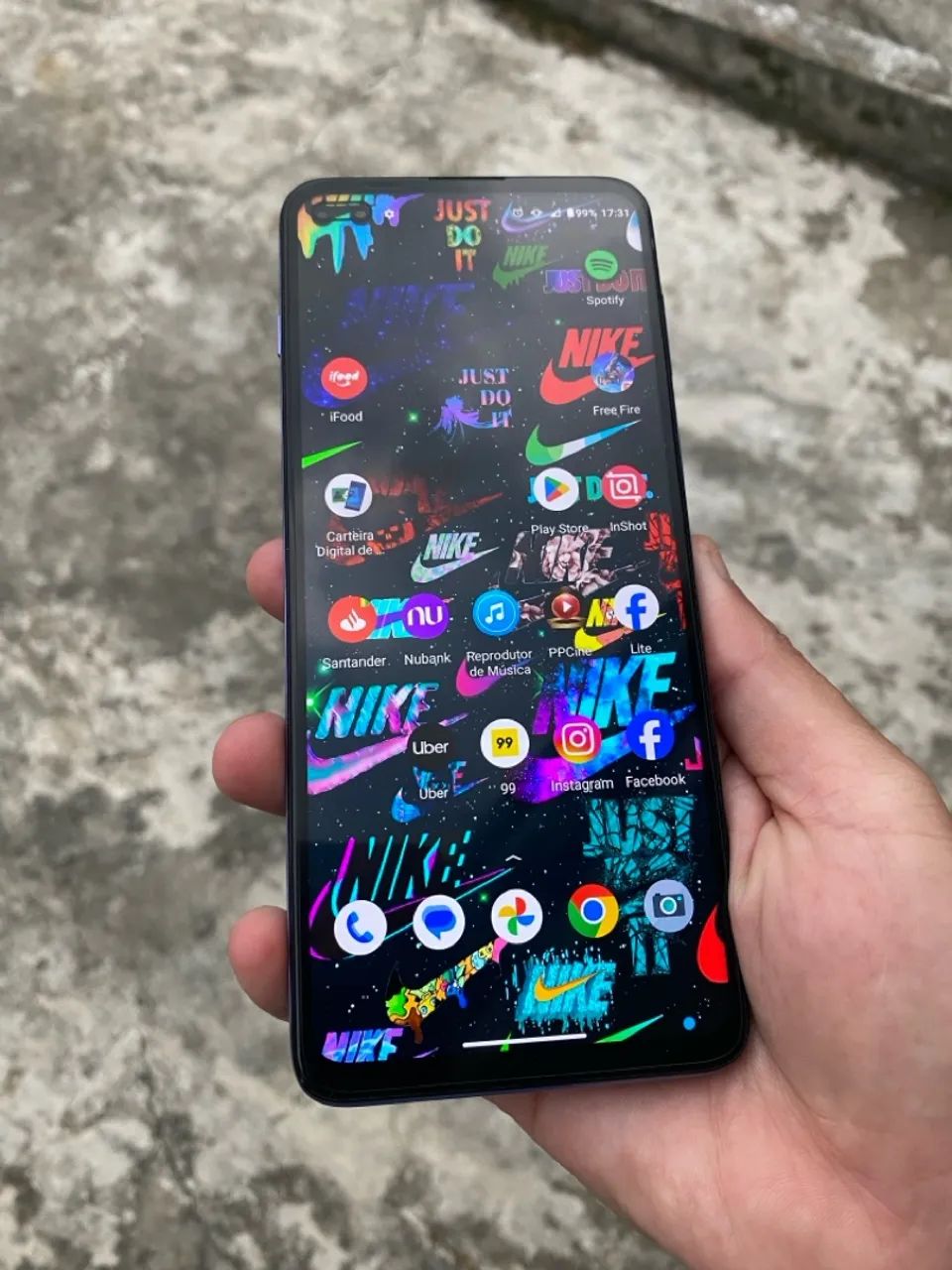 Moto 5G Plus 128GB e 8GB de RAM