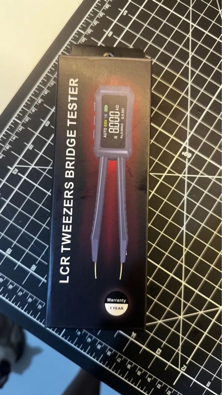 LCR multímetro Zoyi 