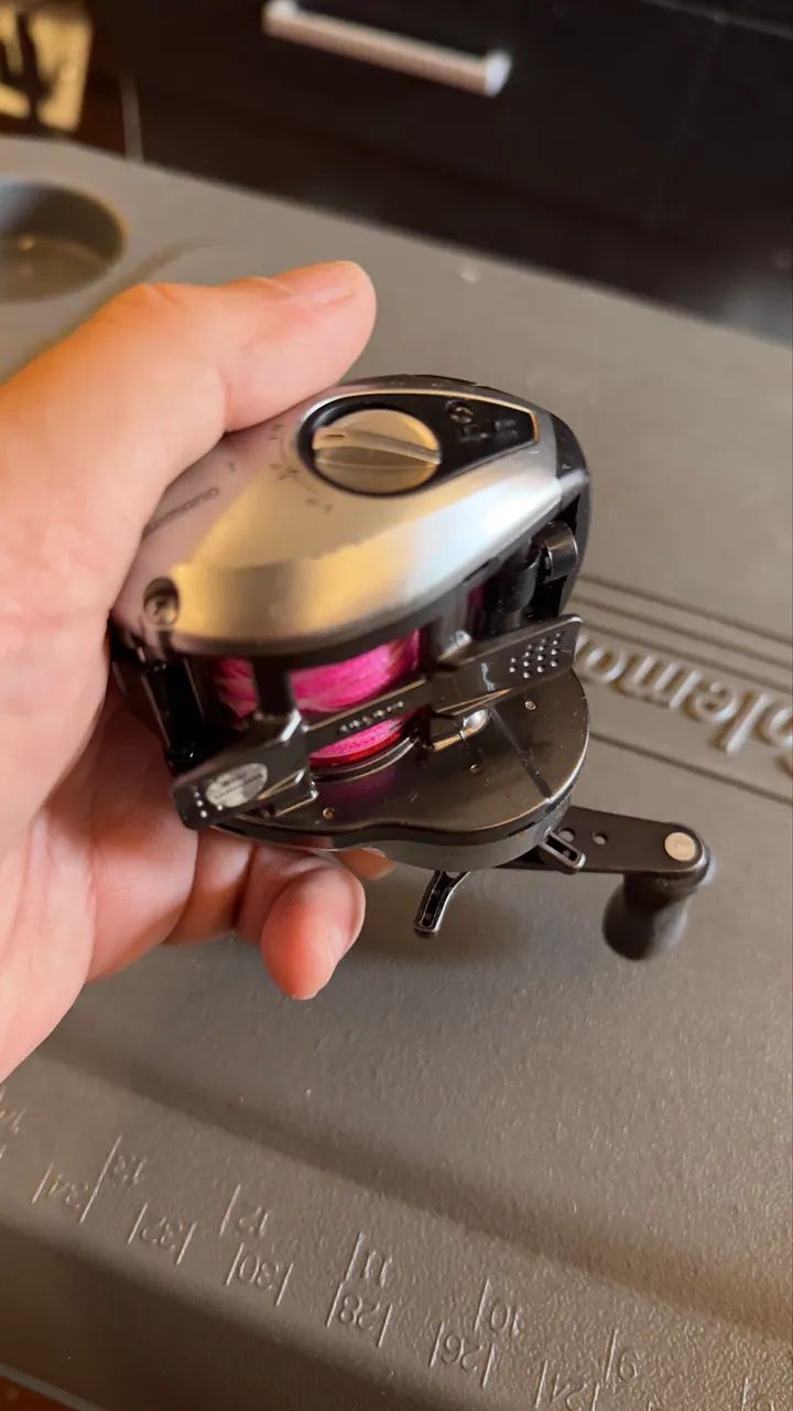 CARRETILHA SHIMANO SCORPION DC7 esquerda - Foto 4