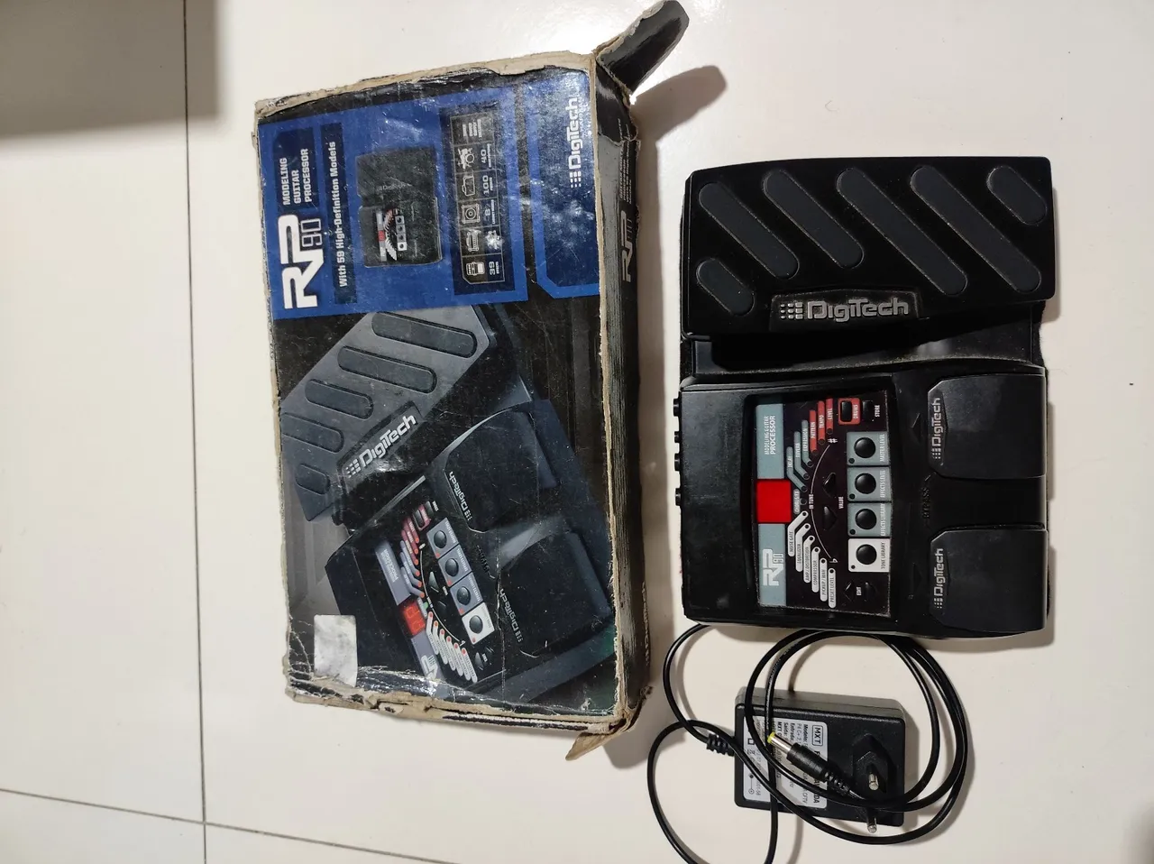 Pedaleira Digitech RP90 - Guitarra
