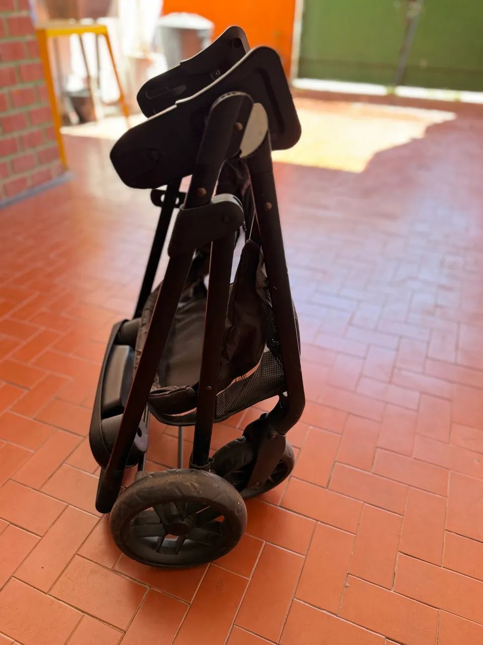 Carrinho de bebê com bebê conforto  - Foto 5