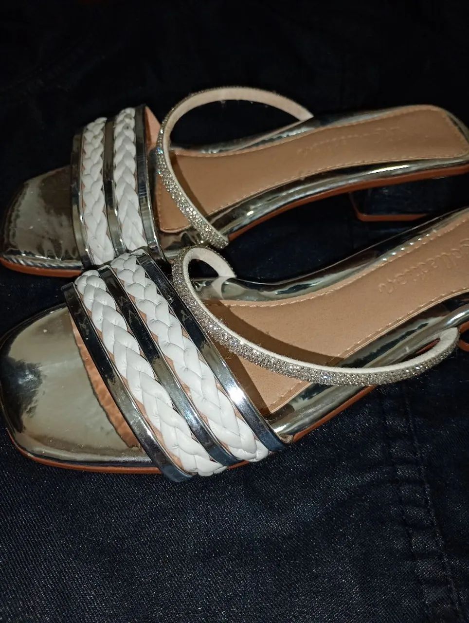 Rasteirinhas prata com mini salto e tiras-NOVO