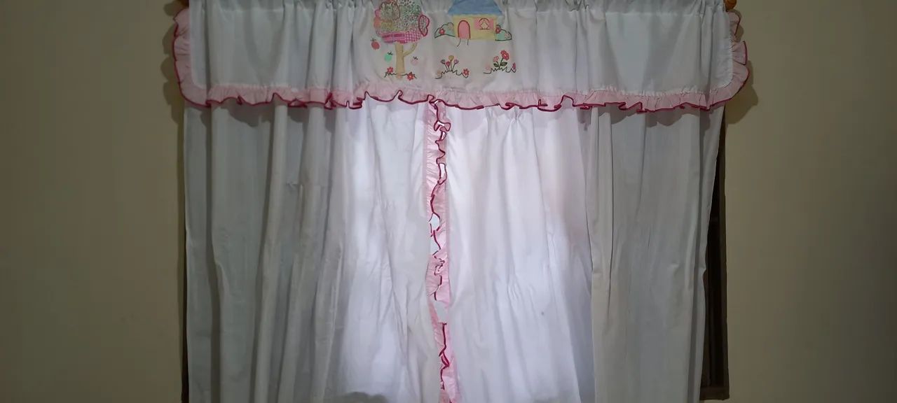 Cortina para quarto de bebê/menina