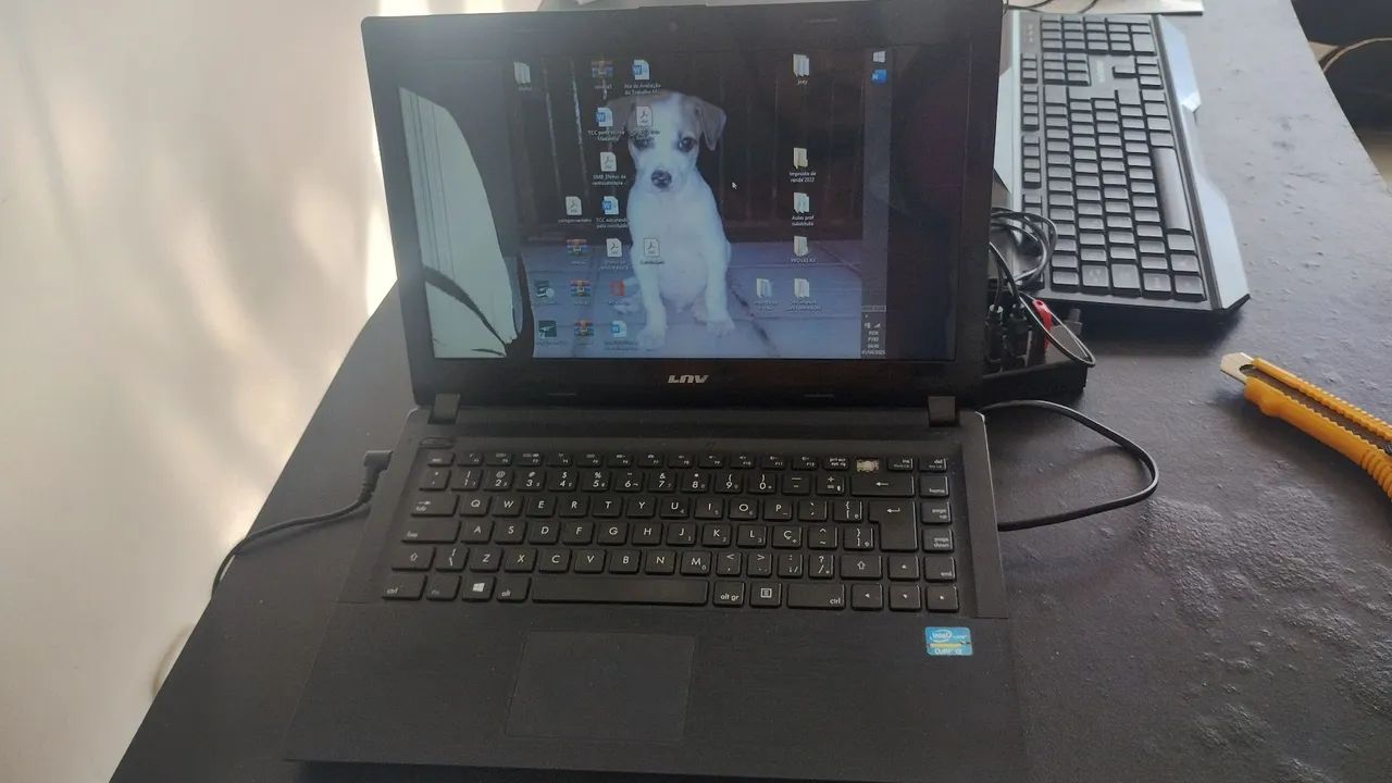 Notebook LNV - ótimo estado