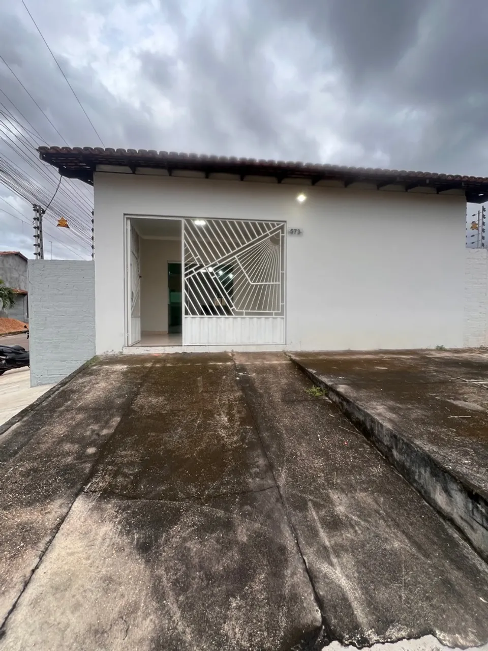 Alugo casa
