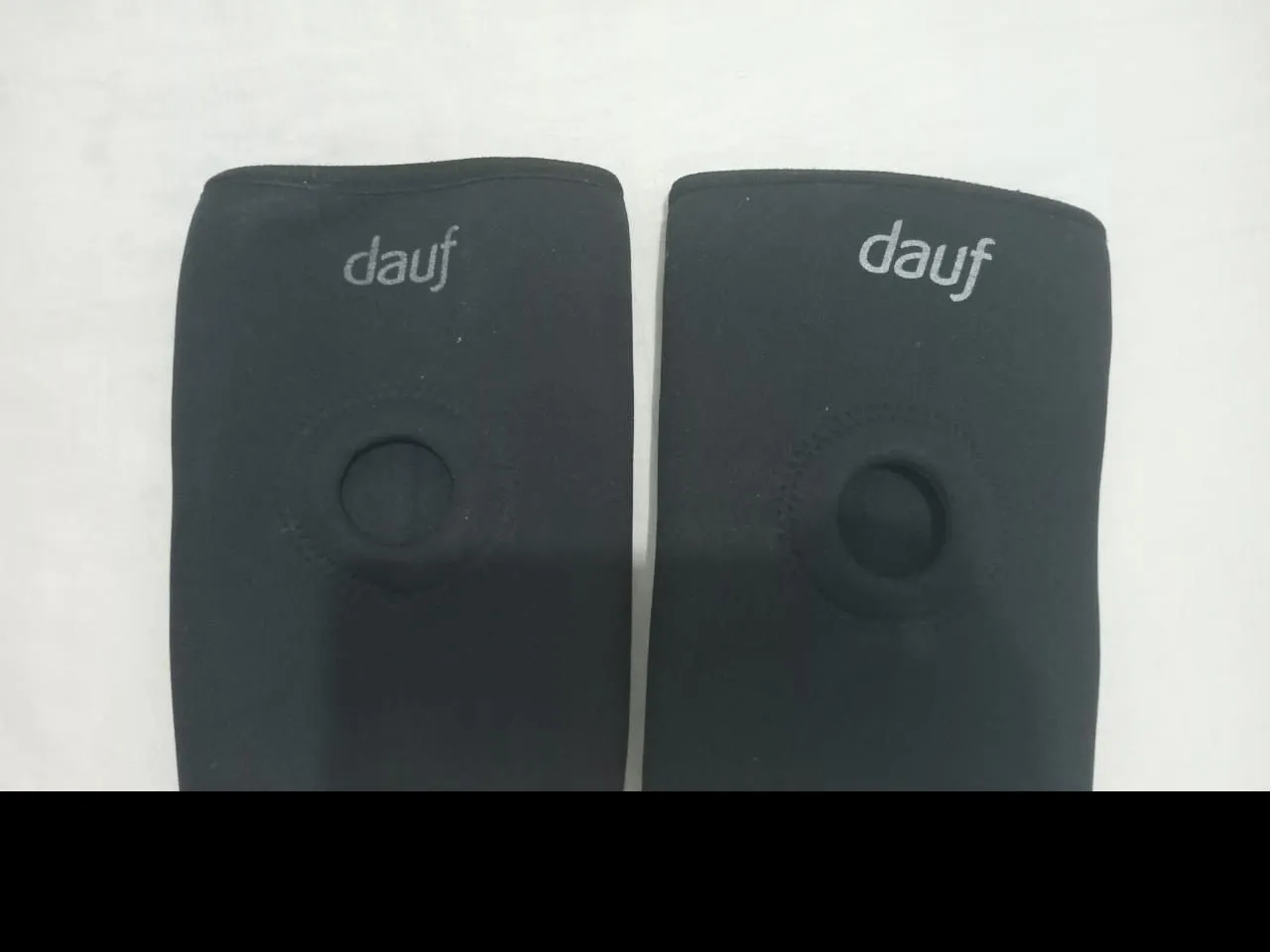 2 joelheiras para joelhos em perfeito estado, marca Dauf