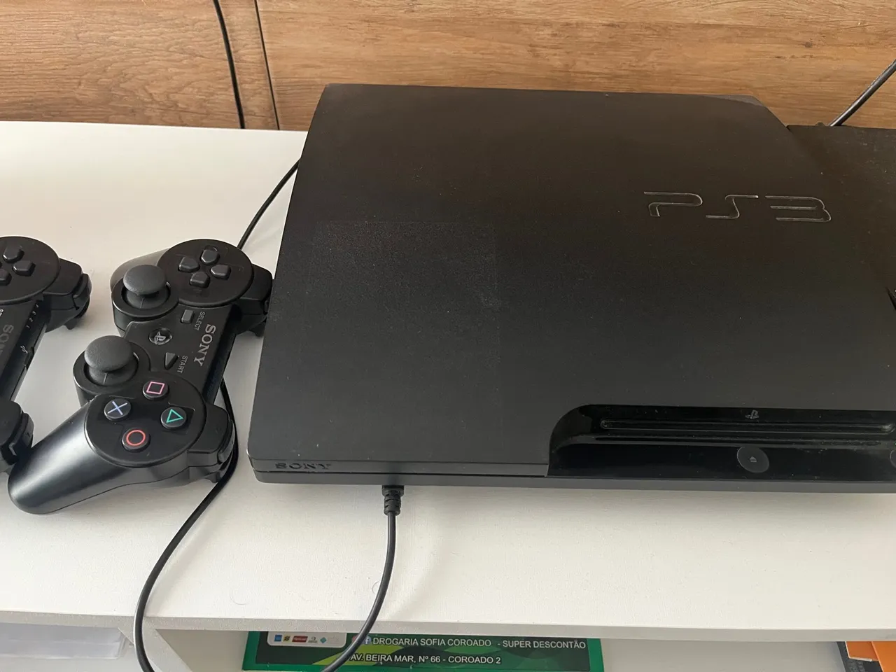 PlayStation 3 (PS3) + 2 Controles