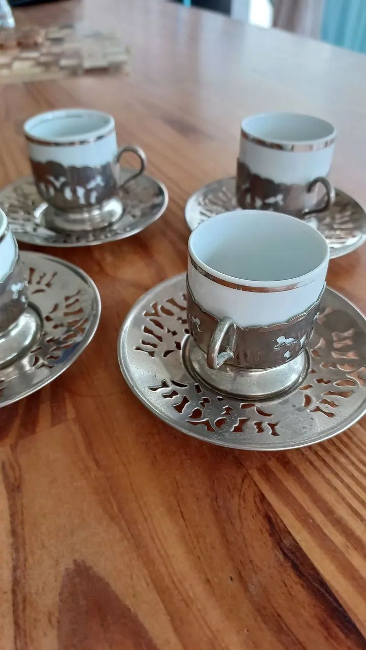 Jogo de xícaras de café com detalhes em inox - Foto 3