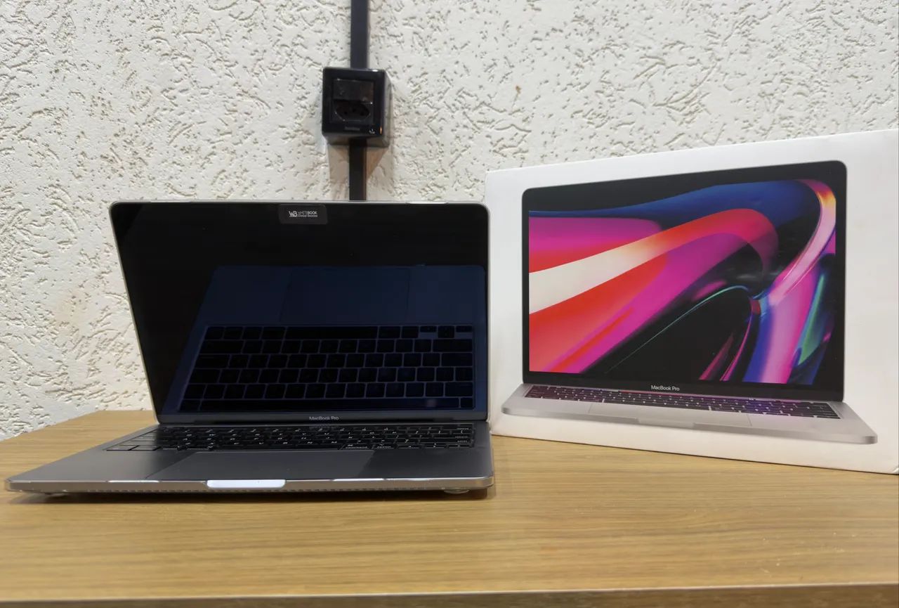 MacBook M2 Pro TouchBar 