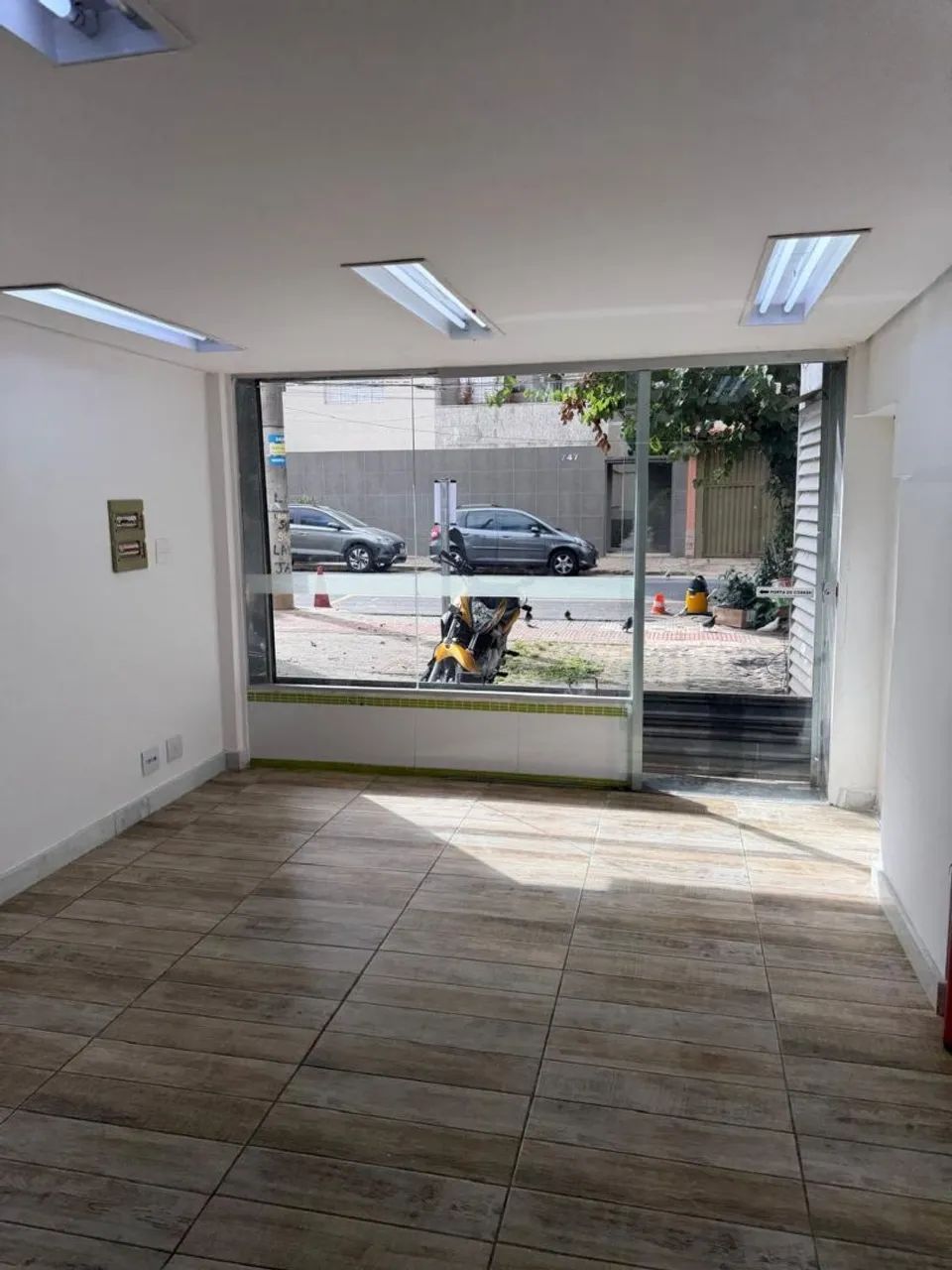 Loja com sobreloja ao lado Savassi