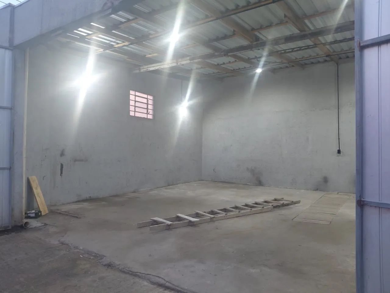 Alugo barracão 