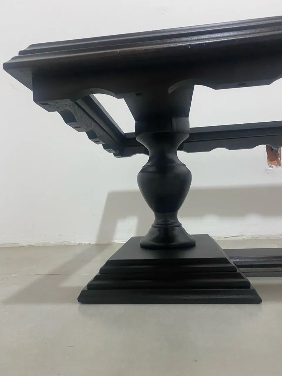 Mesa de centro madeira maciça década de 70 - Foto 3