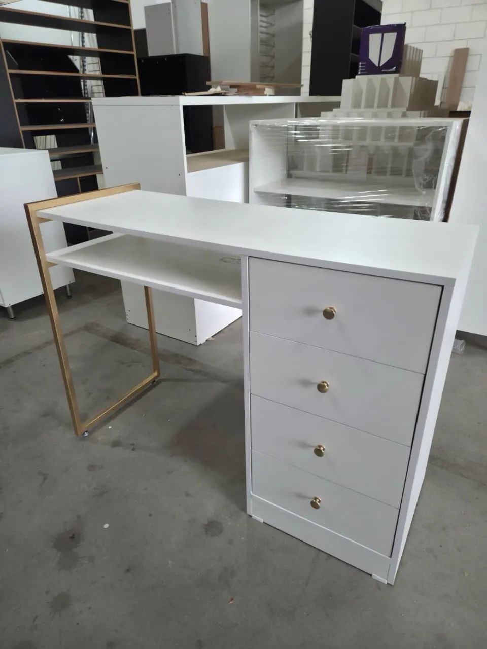 Mesa Multuso com 4 Gavetas | 110x75x40cm 