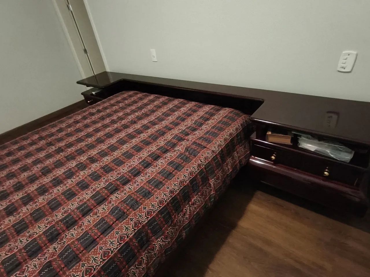 Cama em Laka cor vinho  - Foto 2