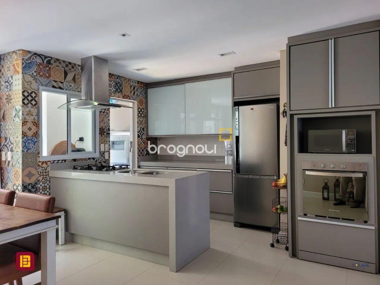 Casa de 3 dormitórios (1 suítes) e 2 vagas - Foto 2