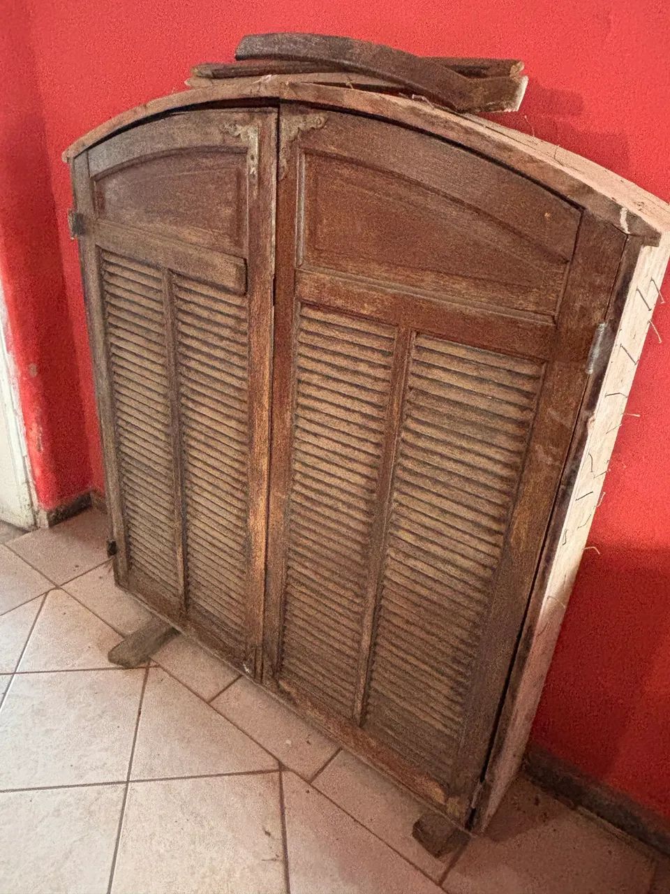 Janela Estilo Colonial - Madeira