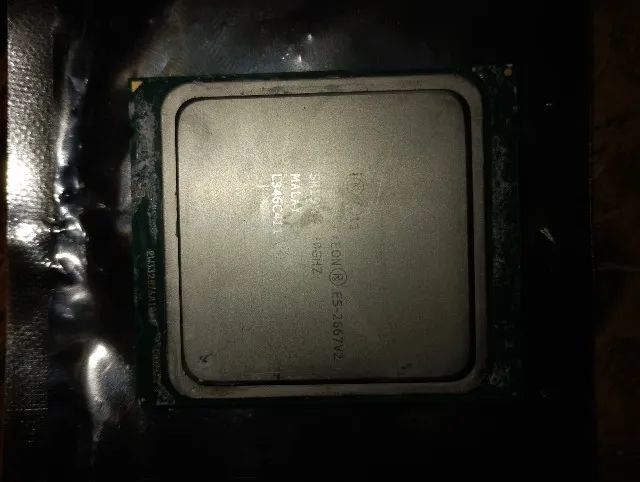 Processador Intel Xeon 2667 v2