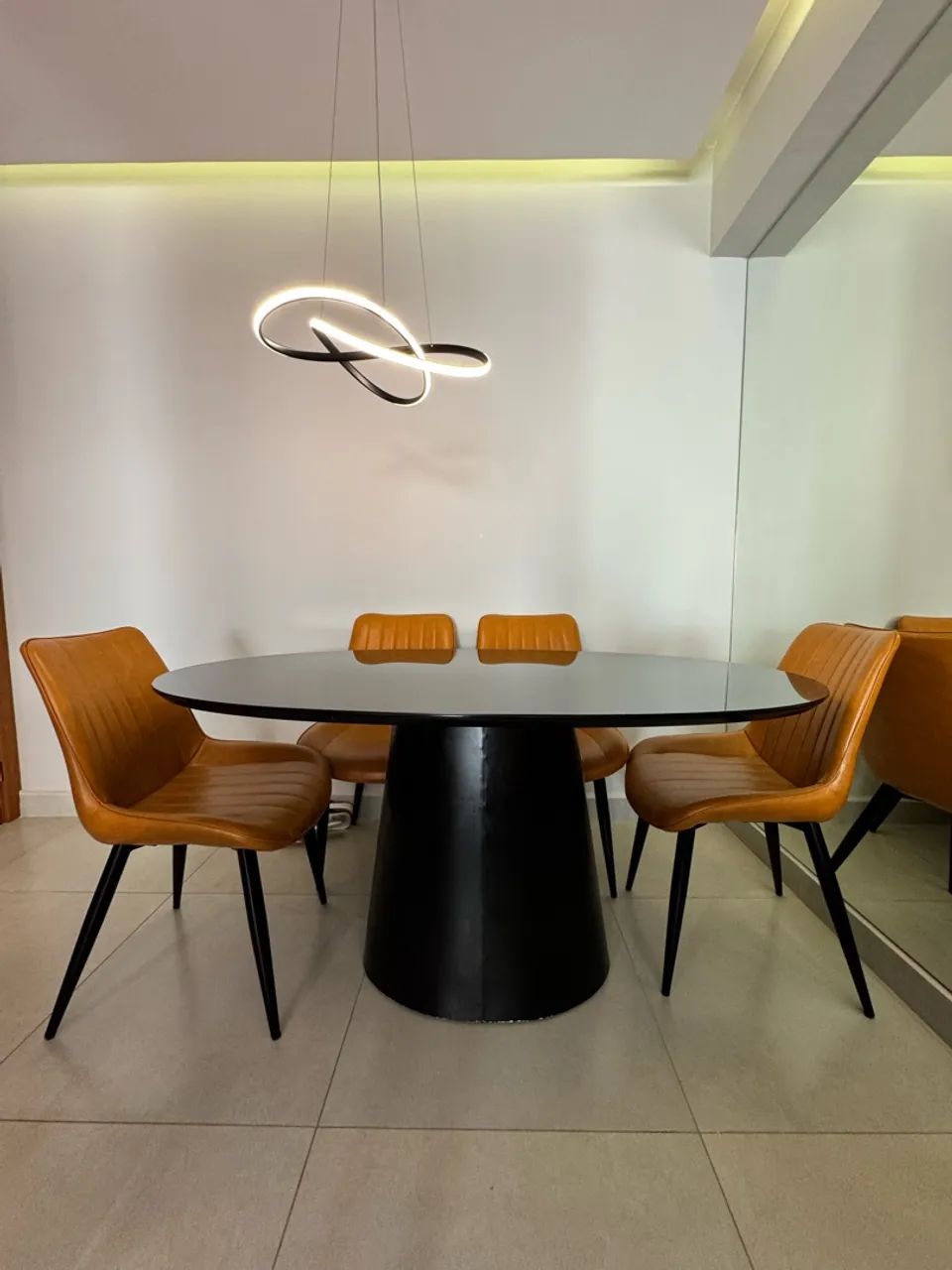 Conjunto mesa oval com 6 cadeiras - Foto 3