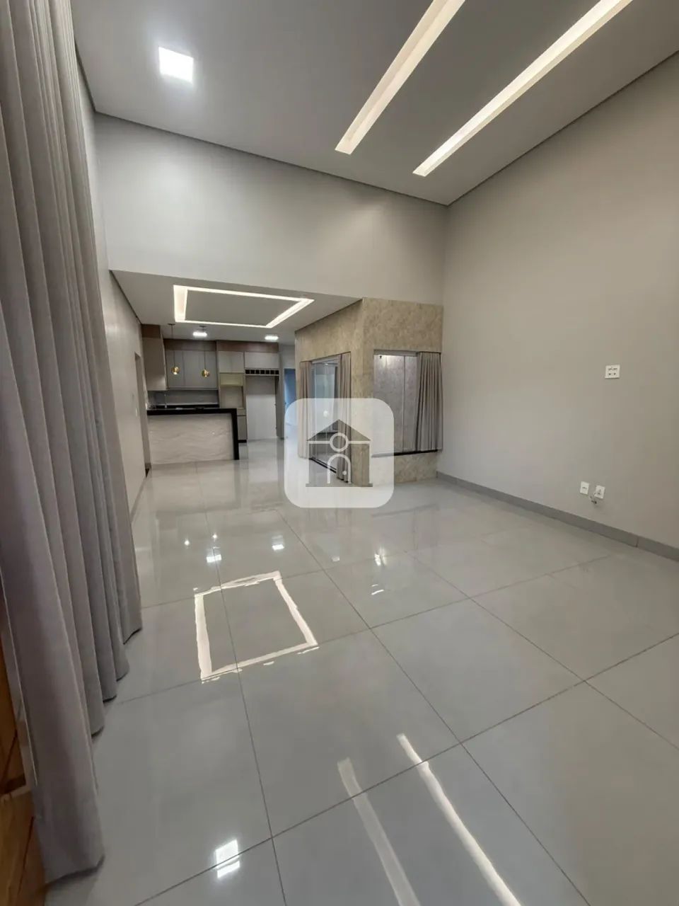 Excelente casa 03 Quartos Bairro Cidade Nova - Foto 4