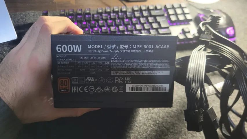 Fonte Cooler Master MWE 600W 80 Plus Bronze ? 8 Meses de Uso, Sem Defeitos