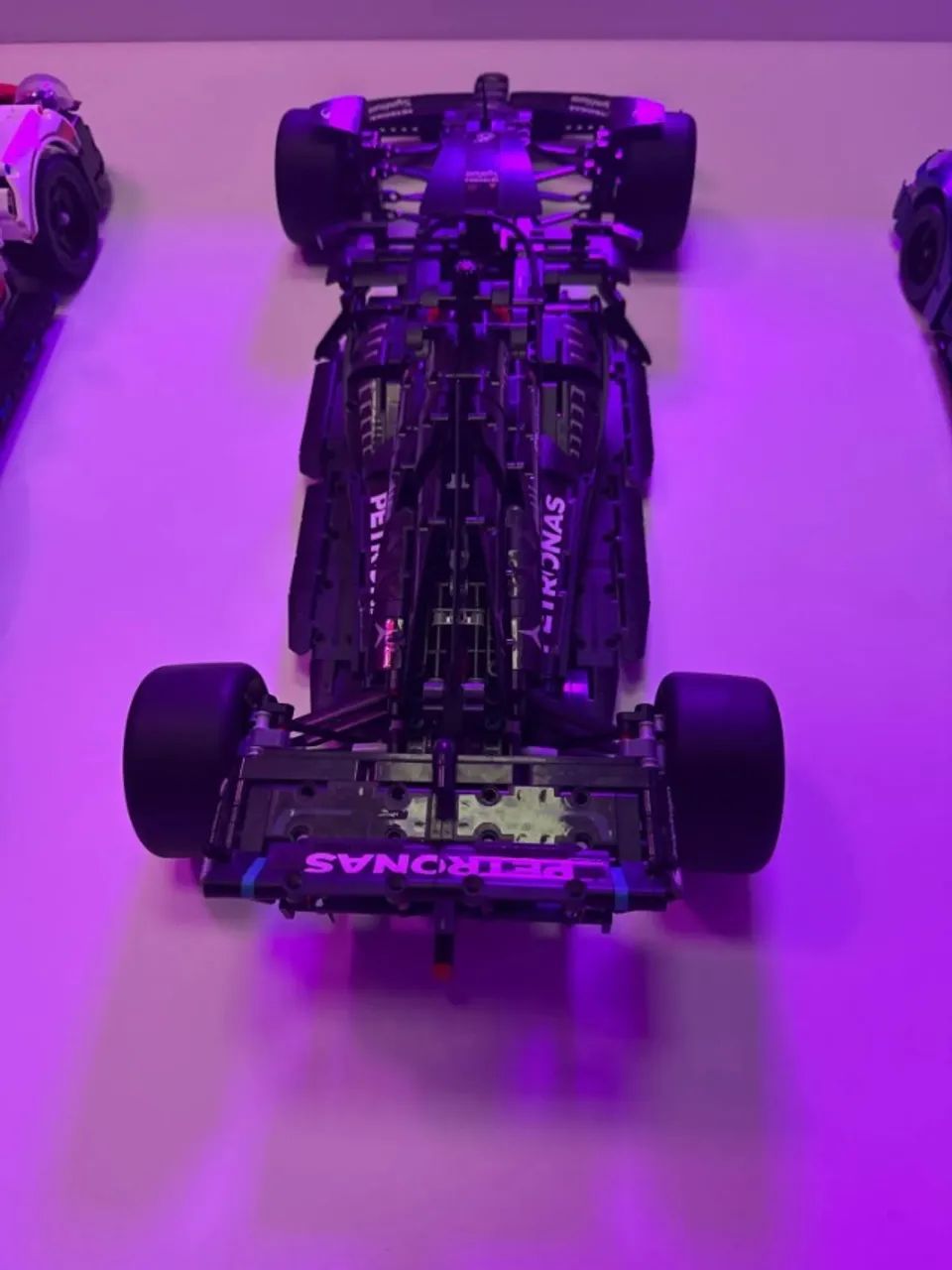 Carro formula 1 de montar - 1642 peças 1:8 - 63 cm - Foto 5